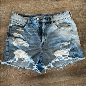 American eagle distressed women’s short - mom short size 6